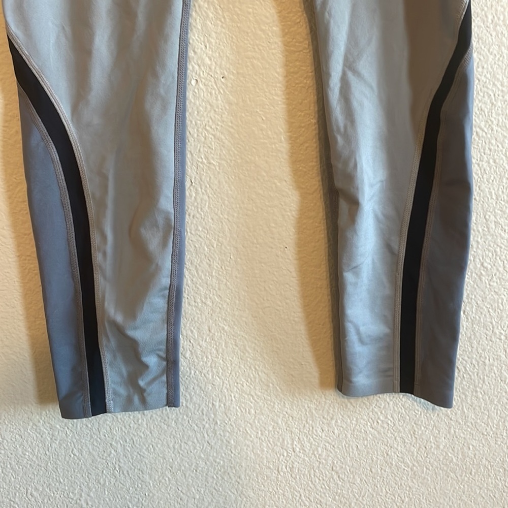Athleta Spar Colorblock‎ 7/8 Tight Color Silver Bells size small - Picture 2 of 14